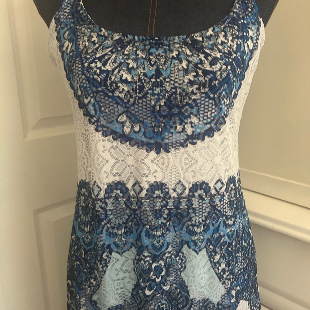 VENUS Blue and White Sleeveless Maxi Sundress - Picture 3 of 5